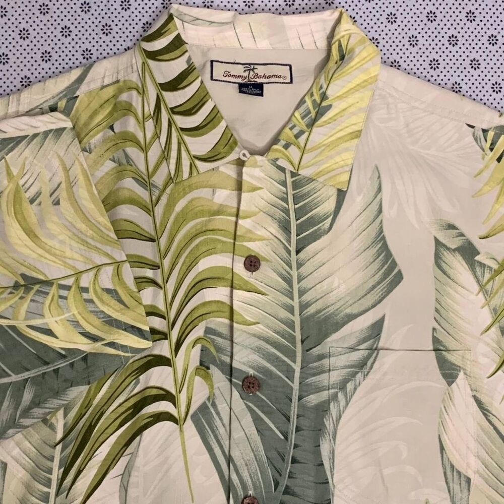 Tommy Bahama 100% Silk Hawaiian Shirt M Palm Leaf Tropical Print Camp Cream